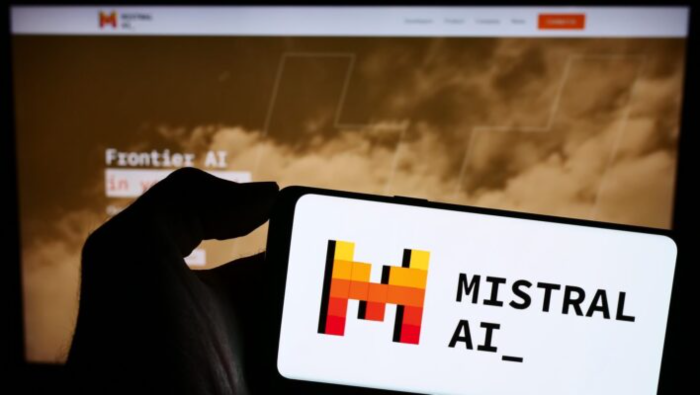 Mistral-Large-Mistral-1.webp